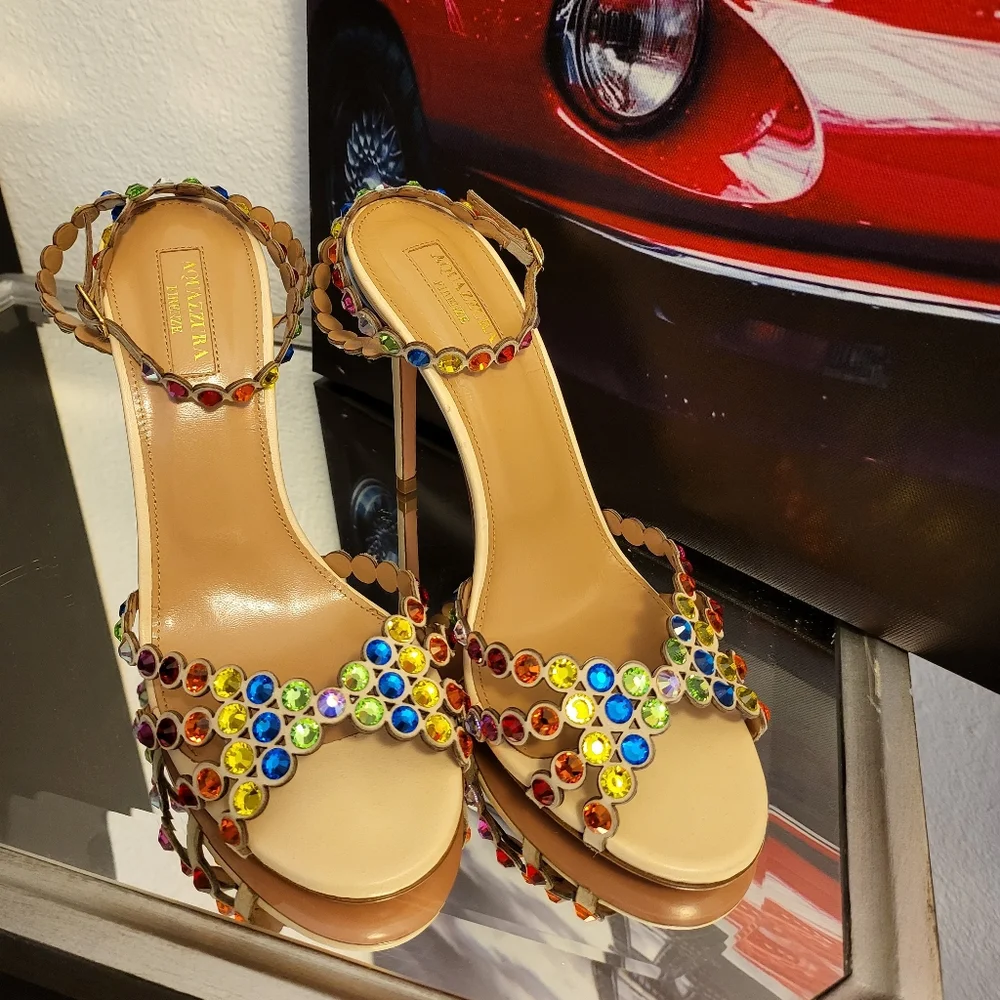 Sandals - Picture 1 of 3